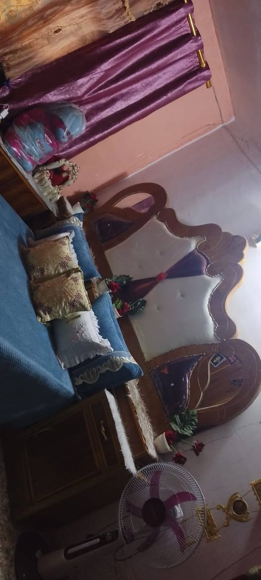 سلام عليكم غرفت نوم او (اخشاب) البيع سعر 950 المكان فنديه الستفسار نتصل على *********** او خاص

