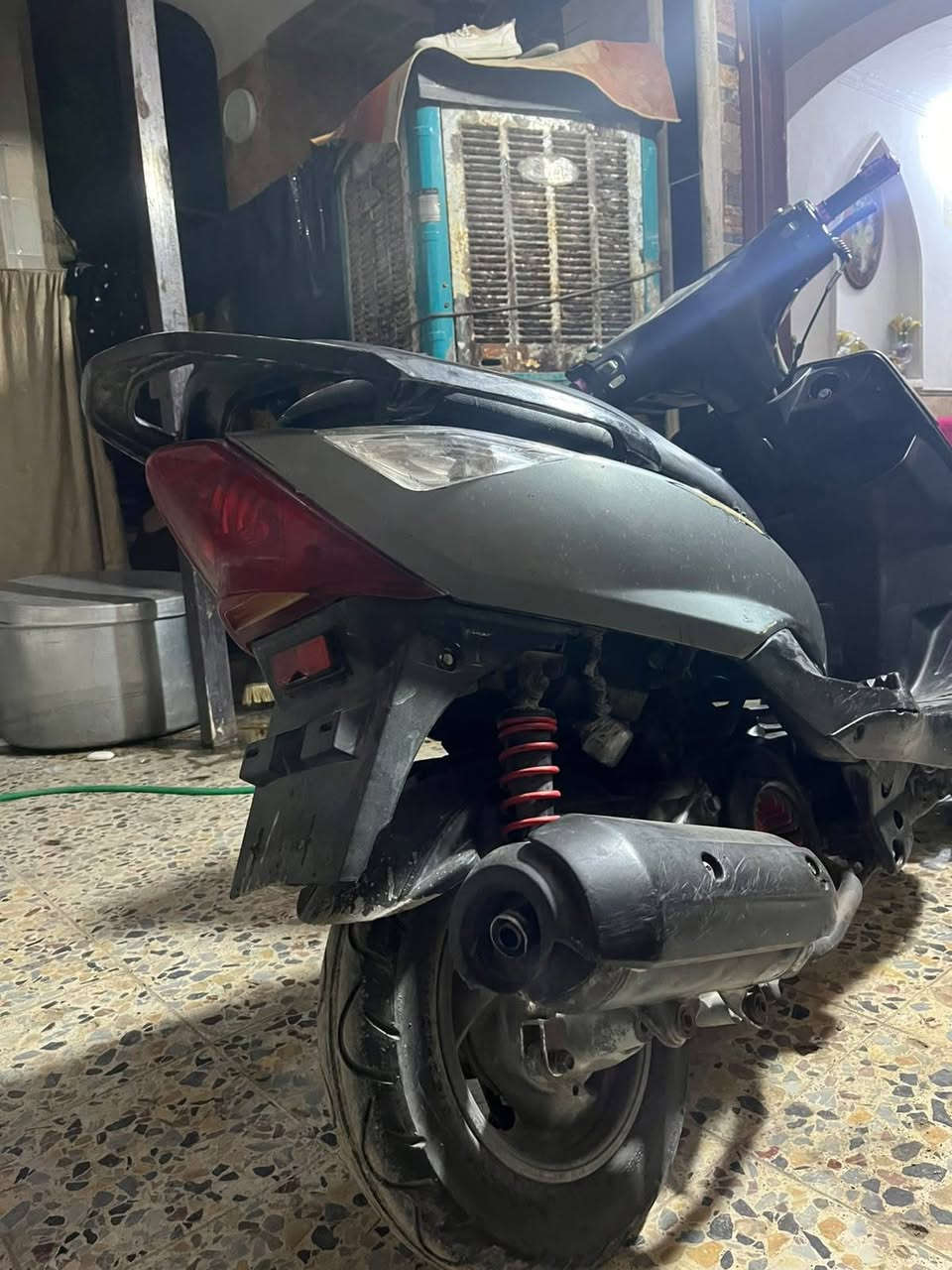 للبيع 350 مكينه نضيفه مكان الكرخ جكوك قريب عله الكاضميه ***********
