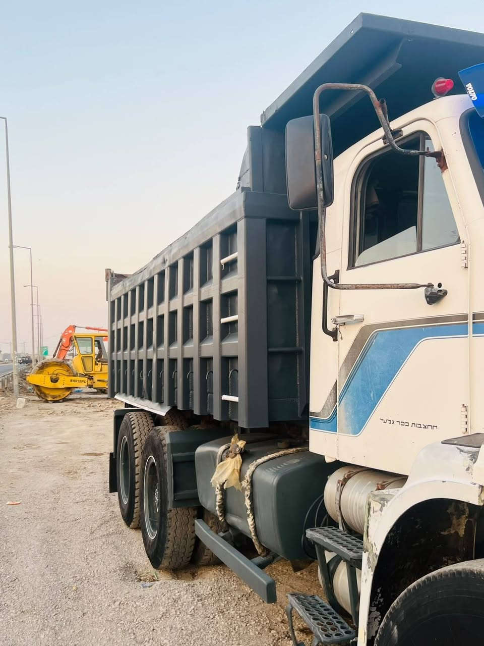 سلام عليكم البيع فالفو إسرائيلي موديل ٨٨ كير فقستين 3*3 رقم قادسيه الاماني مكان واسط صويره ***********/***********

