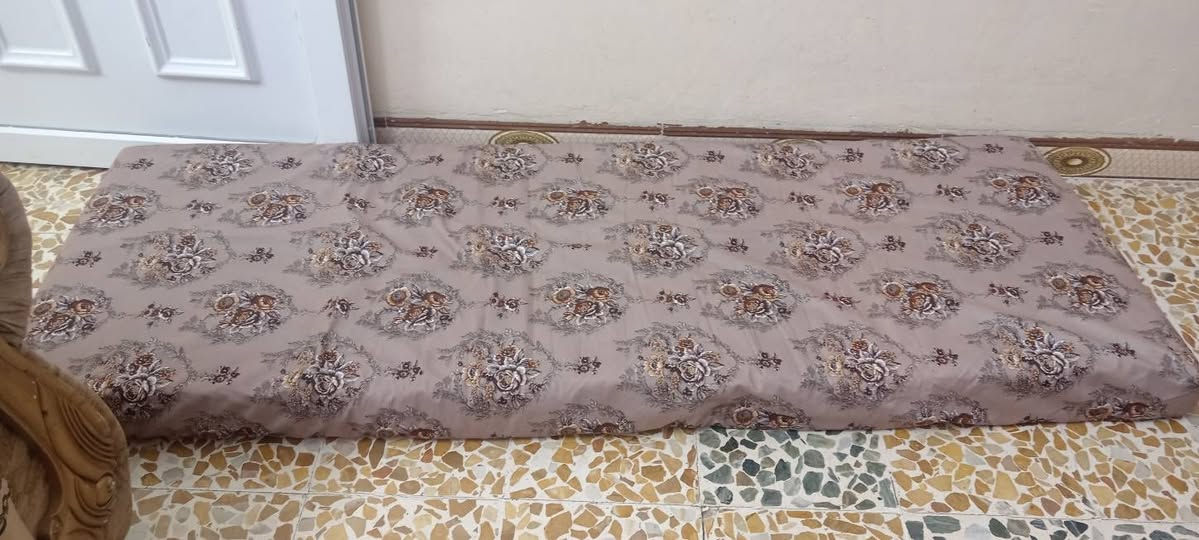 دوشك ثخان للبيع شراي يجي خاص مكان حي شيماه
