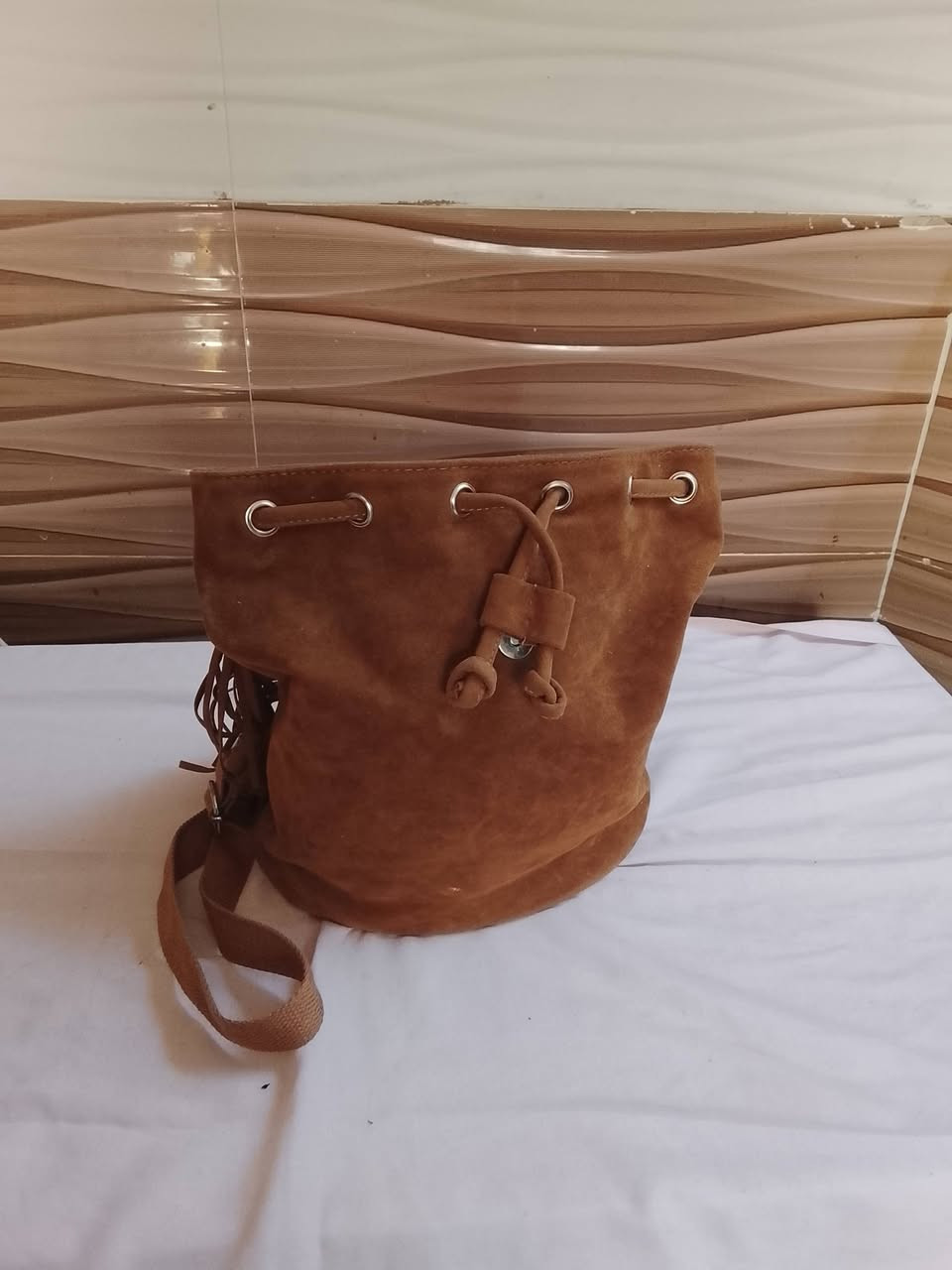 حاجه ماركه ونضيفه أي قطعه علئ 2000دينار عنوان حي الجامعه ***********
