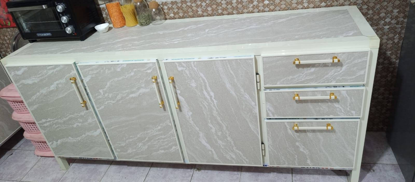 اغراض بيت للبيع
كنتور 
وطباخ 
وكاونتر 
وثلاجه 
وتخم 
للاستفسار واتساب ***********
