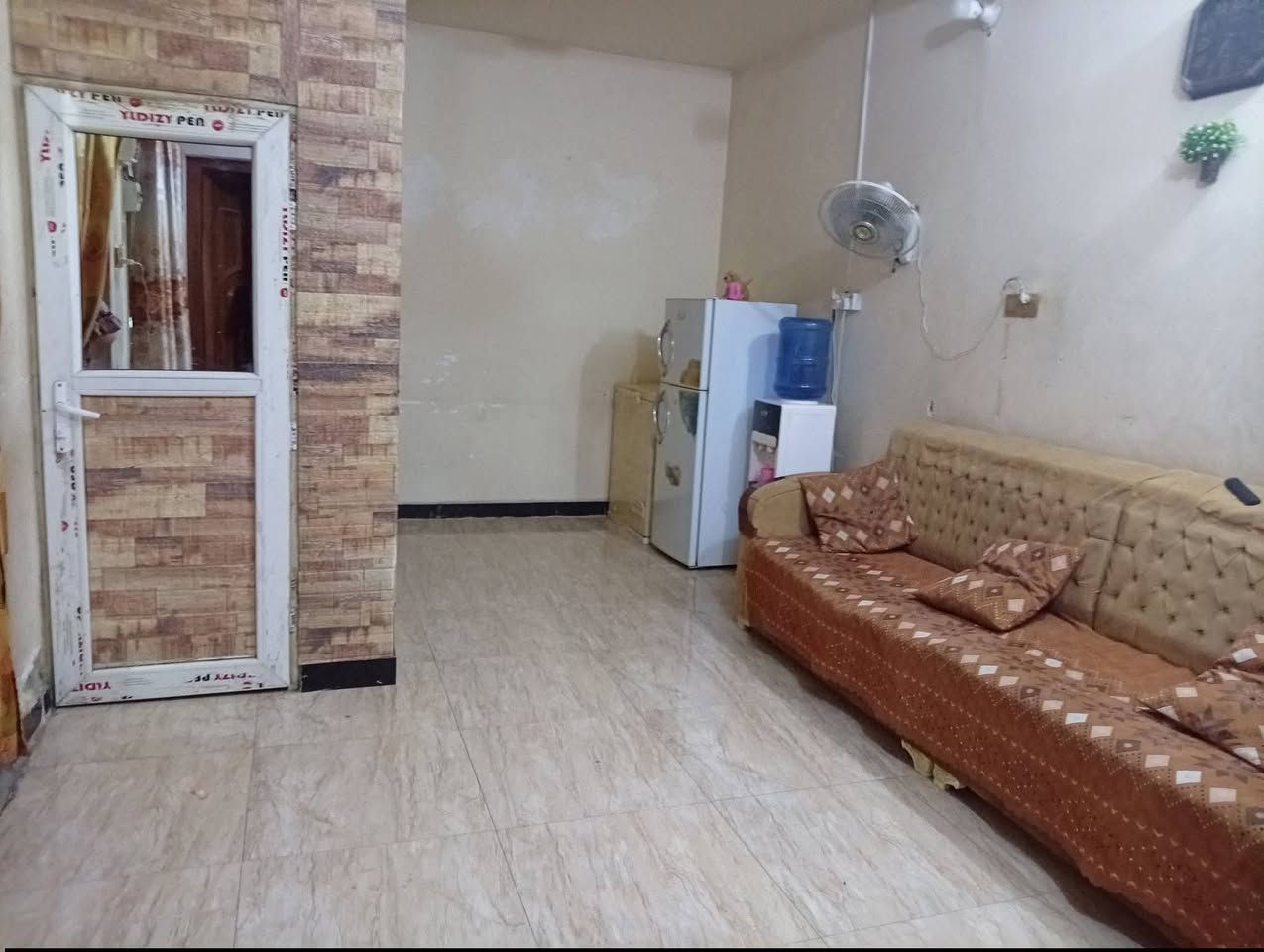 بيت للبيع الديوانية حي وحده الاولى قرب متوسطة الغصون 100 متر طابقين غرفتين نوم صالات ثنين صحيات فوك وجوه استقبال بنيان جديد للاستفسار على الرقم *********** سعر 75
