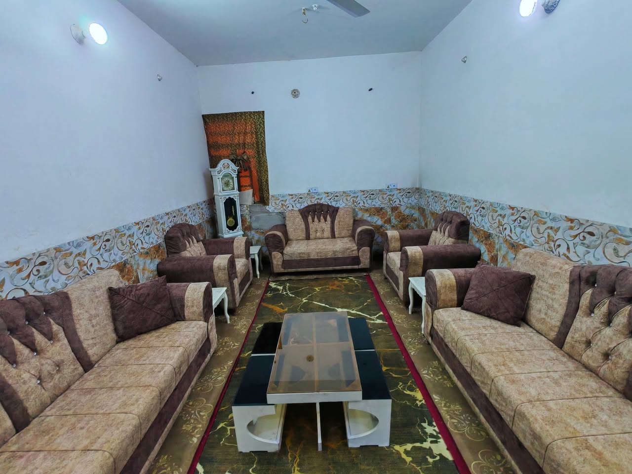 كنب • ١٠ مقاعد • نضيف حيل