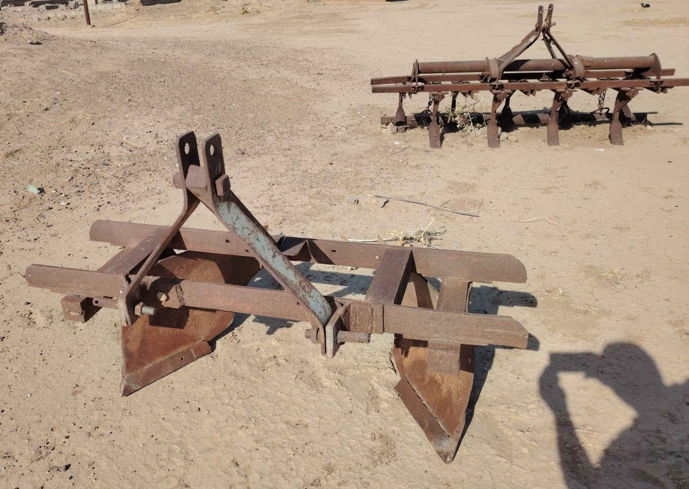 السلام عليكم عدة تركتر للبيع للأستفسار ***********
