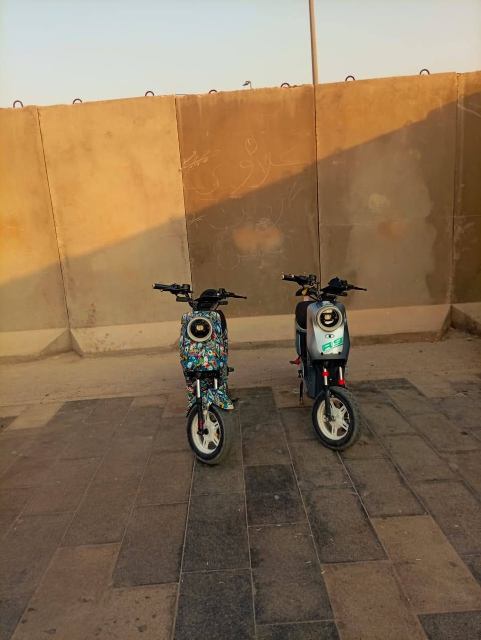 السلام عليكم
دراجه شحن 9R للبيع

 حجم البطاريات22 امبير

بطاريات جدد كهربائيات لايته يشتغل اشارات 

دراجه نضيفه وحلوه دراجه مال بيت ونضيفه

شلعته قويه تخبل ملف كلشي مابي نضامR

بيه سويج مايجي بيه بصمه ولا كارات

دراجه مديل2024 بطاريات مديل2026شـرط الفحص

العنوان البصرة شط العرب الجزيرة

السعر:380 وبيه مجال قليل

رقمي:***********
