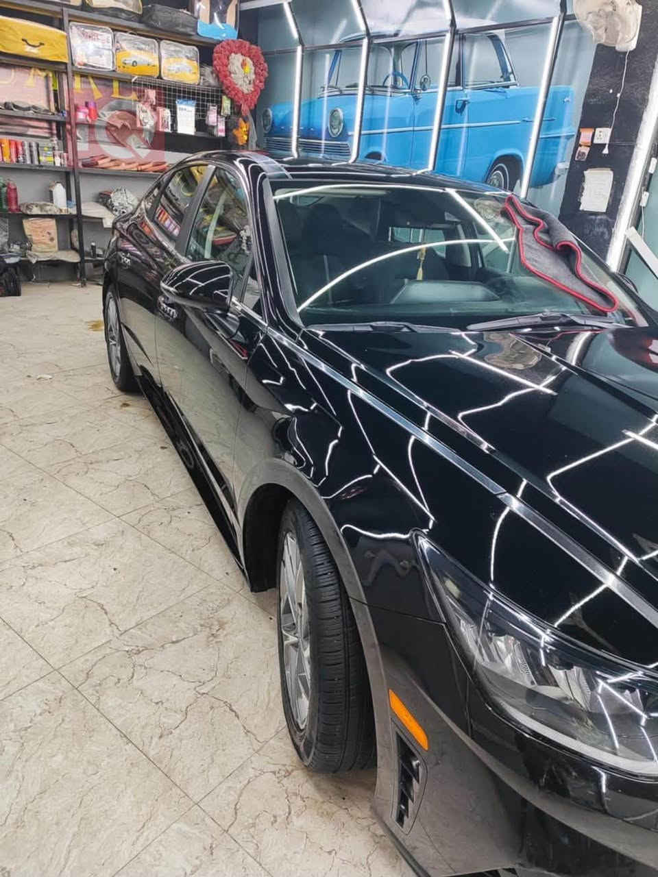 سوناتا 2020 للبيع فول مواصفات رقم بغداد
بصمه تشغيل عن بعد 

فتحه سقف

نظام البريك عنده الطوارئ 

تحويل اربع قيادات

تدفئه مقاعد 

مثبت سرعه ومسار

حساسات اماميه وخلفيه وجانبيه

رادار 

العداد شاشه بالعربي

وبعد بيها مواصفات 

حادثها جاملغ خلفي فقط والسونار موجود ويه الصور

ماشيه 127 الف كم السياره بسمي مكانها كربلاء

سعرها 150 

واتساب او اتصال***********
