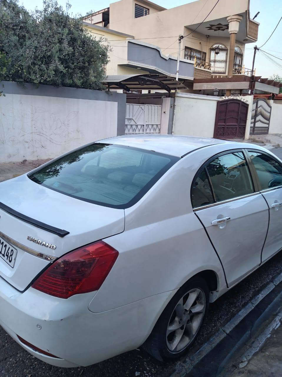 للبيع
EMGRAND    C7       2013
🔸محرك 1800 كورولا نحله بلادي
🔸كير اوتوماتيك كورولا بلادي
🔸بدون اي قطره صبغ ومعجون بيها فقط مكانين حگ شبر بارد 
🔸سقف سلايت
🔸اشاير بالمري
🔸باتري جديد 
🔸تخم تايرات جديد 
🔸ارضيه جلد 
🔸كشنات جلد
🔸تبريد 
سياره ما ناقصها شي بوجهك للشارع 
سنويه لغاية 2029
بطاقة بانزين بيها
رقم كركوك دولي
السعر 63 وبيها مجال 

مكاني كركوك حي العسكري 
***********
رجاء مو شراي لا تعبني والسوك كلشي بي
