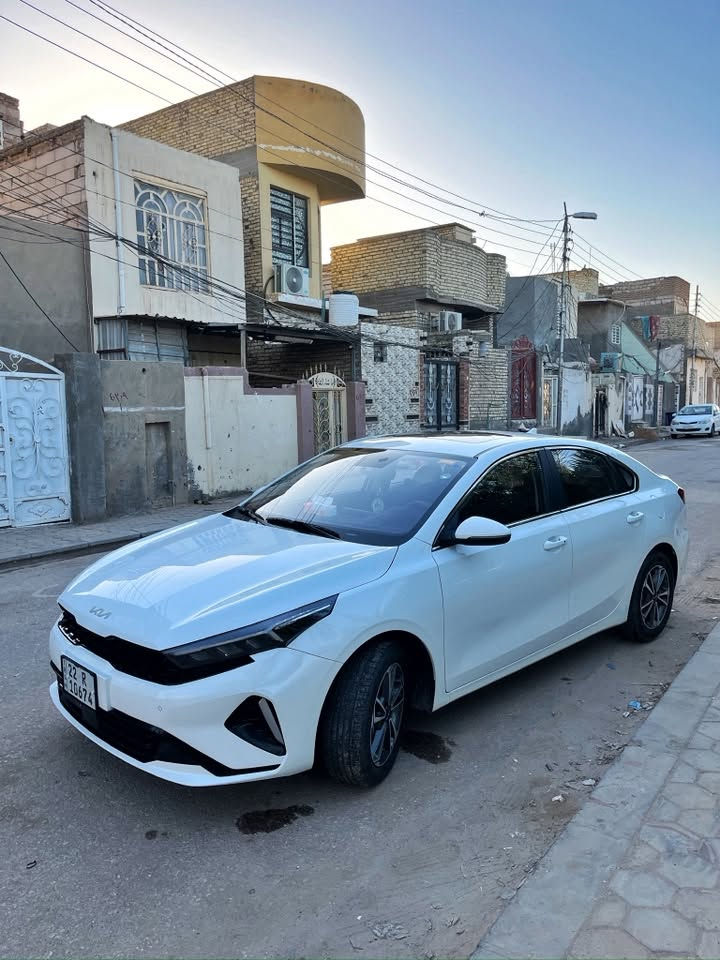 K3 2024
السيارة مكفولة بيها رصعات ثنين بسيطات
ماشيه ٣٥ الف 
مكانها نجف 
سعر ١٣٥ وبيها مجال للشراي 
***********
