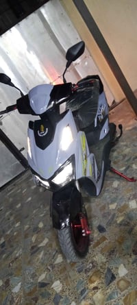دراجه سكنس gt بطاريه ليثيوم ملف 2500 تمشيك بالشحنه الوحده 65-75 كم الس...