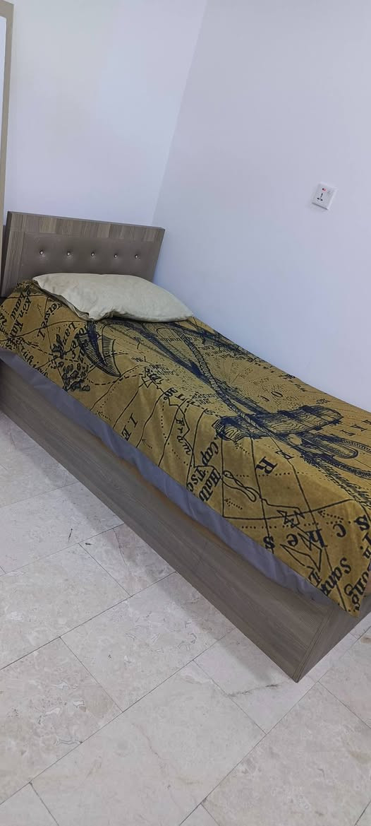 غرفة نفر • للبيع