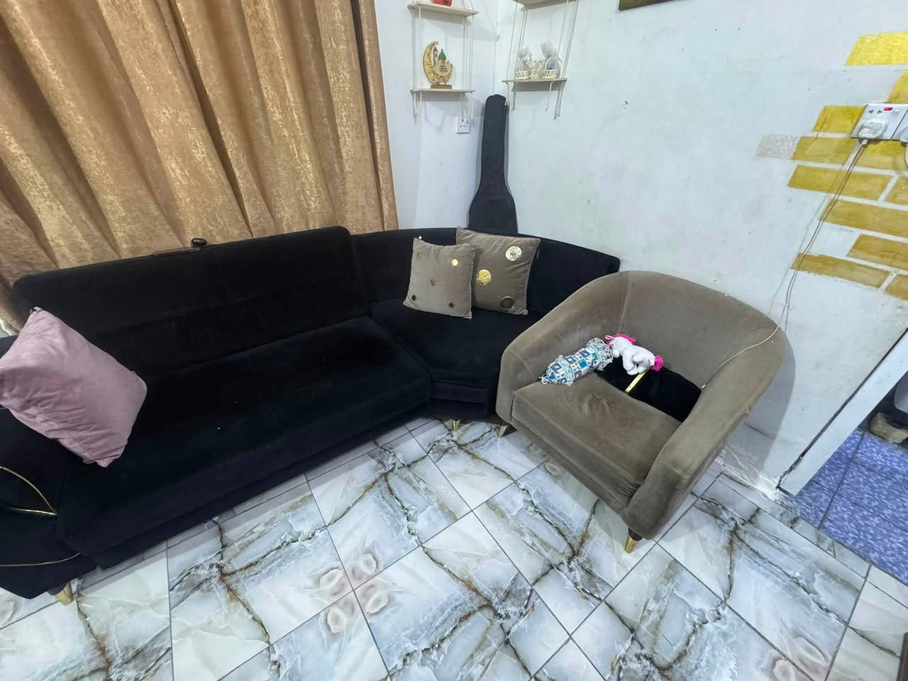 تخم للبيع عنوان بغداد*********** السعر 400 الف
