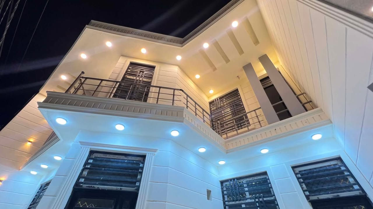 دار سكن للبيع
طابو زراعي سند 25 
معاملة تطويب 
ديوانية التقية الثالثة
داخل مجمع الروان 
موقع مميز جدآ 
بداية المجمع قرب البوابة
بداية شارع 15 
بناء حديث طابقين مسلح
يحتوي على.... 
غرف نوم عدد 4 / صالة عدد 2 / استقبال
مطبخ حار+بارد / مجمع صحي عدد 4 گراج سيارة
                        مراجعة
مكتب مهدي العتابي للعقار 
ديوانية الجزائر مقابل فندق برج الامراء
للاستفسار.. 
*********** مهدي العتابي 
*********** حيدر الفتلاوي
***********
