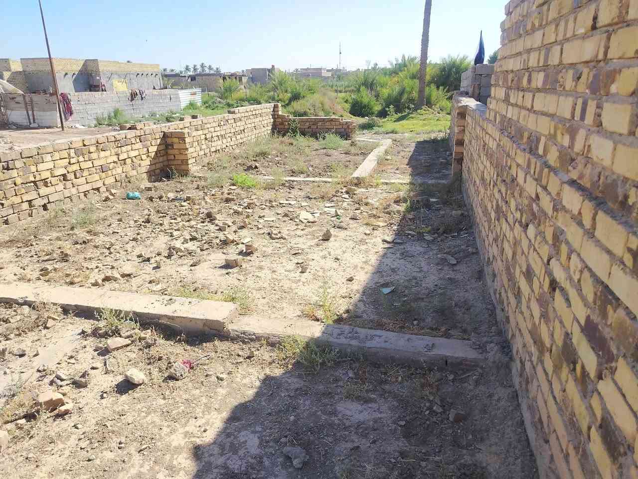 قطعه للبيع المساحه ١٠٠ م واجه ٥وانزل ٢٠م بتلو سند ٢٥ بسمي العنوان كربلاء طوريج الهنديه قرب الشارع الحولي مقابل حي العسكري الاستفسار *********** *********** مع كافة الخدمات موجوده اتريد تحويل اسهم تريد قرار محكمه خابرني واني بالخدمه
