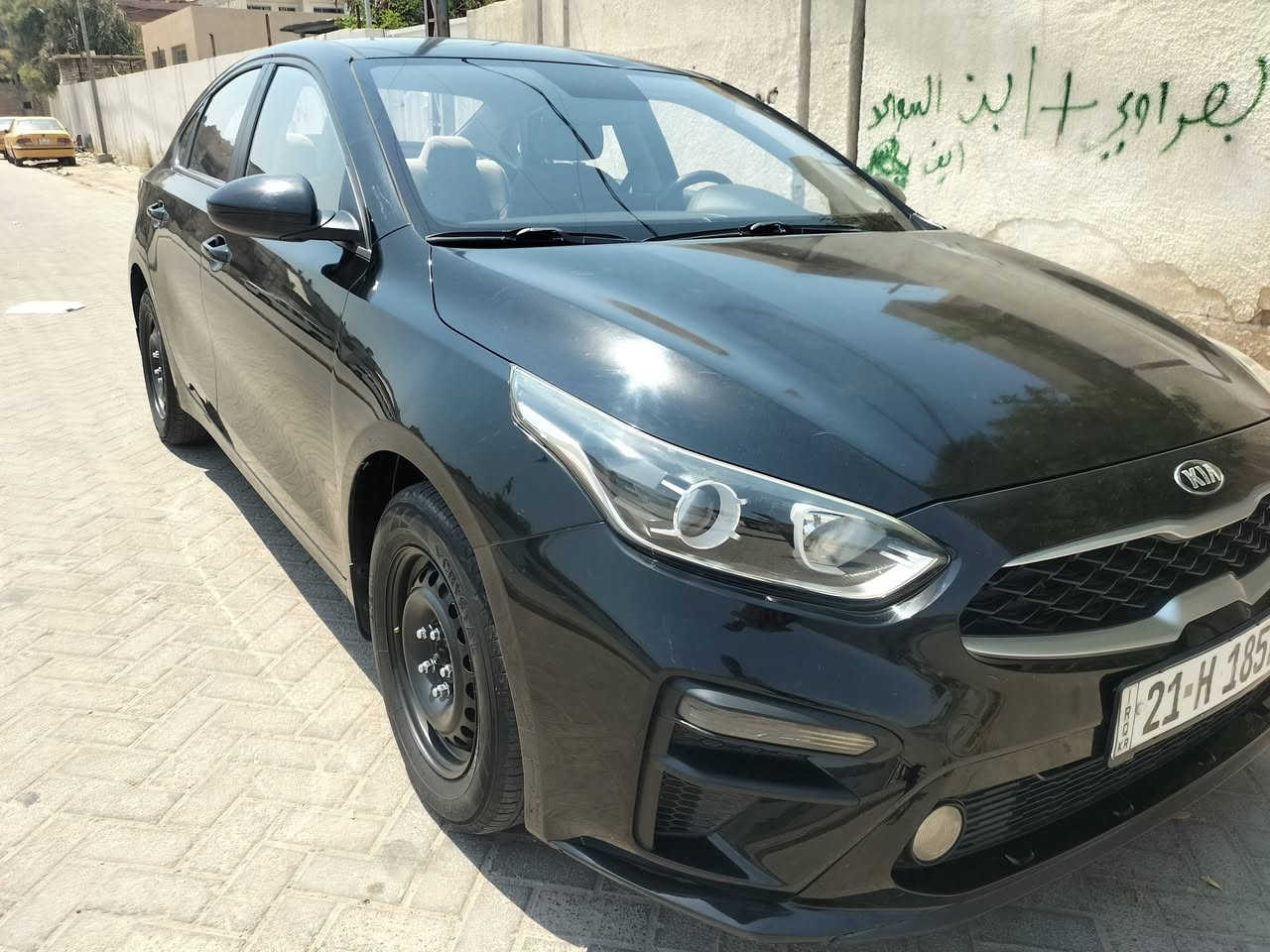 السلام عليكم سيراتو خليجي مديل 20 محرك  الف و 600 عليكم سيراتو خليجي مديل 20 محرك  الف و 600 دوش مواصفات مواصفات السياره شاشه قطعتين تبريد داخل بيجي تحكم حساسات ماشيه 71 حقيقي ملاحضه بيهه طخه بسيطه بل باب ومصلحه ومصبوغ الباب بدون حادث او تبديل سياره نضيفه بمعنى الكلمه سنويه وهزه جديد تحويل ثاني يوم السونار موضح مع الصور السعر118 للاستفسار لاتصال ***********
