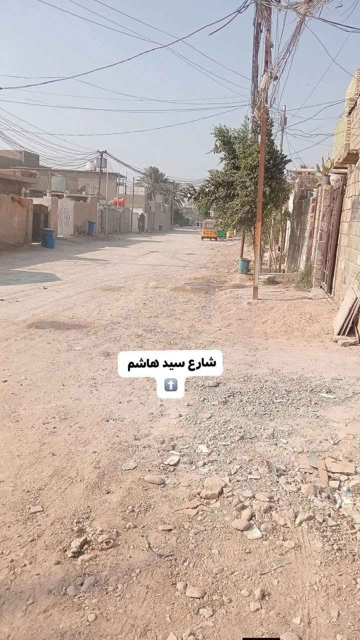 للبيع بيت زراعي + يرهم قطعة أرض
📍 بغداد - الزعفرانية - حي الوليد - شارع سيد هاشم
📄 السند: عقد 35 زراعي
📐 المساحة: 140م² | نزال 28م × وجهية 6م

🏠 المواصفات:
- كراج واسع يتسع سيارة
- مخزن جانبي
- غرفة نوم 5×6
- استقبال + مطبخ 6×6 مفتوحين 
- حمام مشترك 
- السقف: سندويج بنل
- البيت نظيف وبحالة جيدة

✅ الخدمات: كهرباء + مي + مجاري 

💰 السعر: 45  - وبي مجال 

📞 للاتصال والاستفسار: ***********
