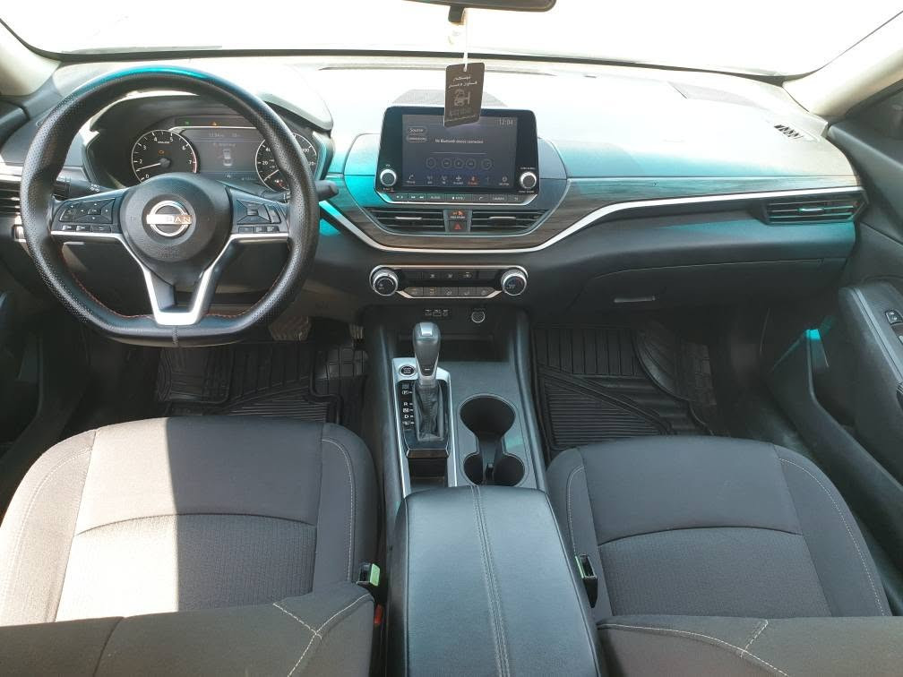 NISSAN ALTIMA ـ SV 

مودیل 2025
المسافة المقطوعة 31 mile ڕۆیشتووە 

الضرر : جاملغ و بونیت و مکانین تعدیل بارد
چاملغ و بۆنیت و دوو شوێنی تعدیلە 

ئێرباگی شان و سوکانی سیستەمە
وسادة هوائیة ستیرن و بەردە سستم 

مواصفات SV
ــ بصمە تشغیل و ابواب و صندوق
ــ محرک 2.5 مامفتوح
ــ تحکمات ستیرن فول
ــ رادار جانبی و مانع اصطدام امامی و خلفی
ــ سکان ڤۆلیۆم و تحدید سرعە
ــ شاشە و کامیرا

گێر + محرک + تبرید + تحویل بشرط
هززە و فحص و سنویە جدید لـ 2030
سعر : 140 ورقە و معاملە 

مکان السیارە : اربیل
***********
واتساب + فایبر أربيل, العراق
