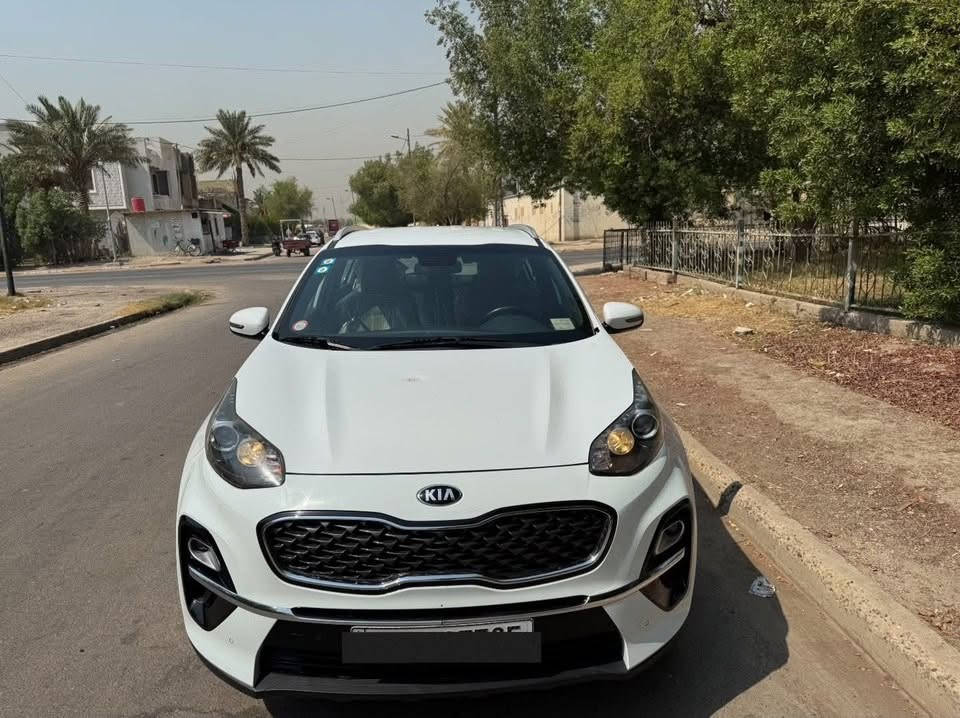 سبورتج 2020
خليجي 
مواصفات عاديه  
مري شفط 
ماشيه 100
بيها الباب الخلفي عكس السايق بارد 
السنويه بسمي جديده
رقم بغداد انكليزي 
بيها سونار 
سعرها 203وبيها مجال بسيط
العنوان بغداد 
***********
