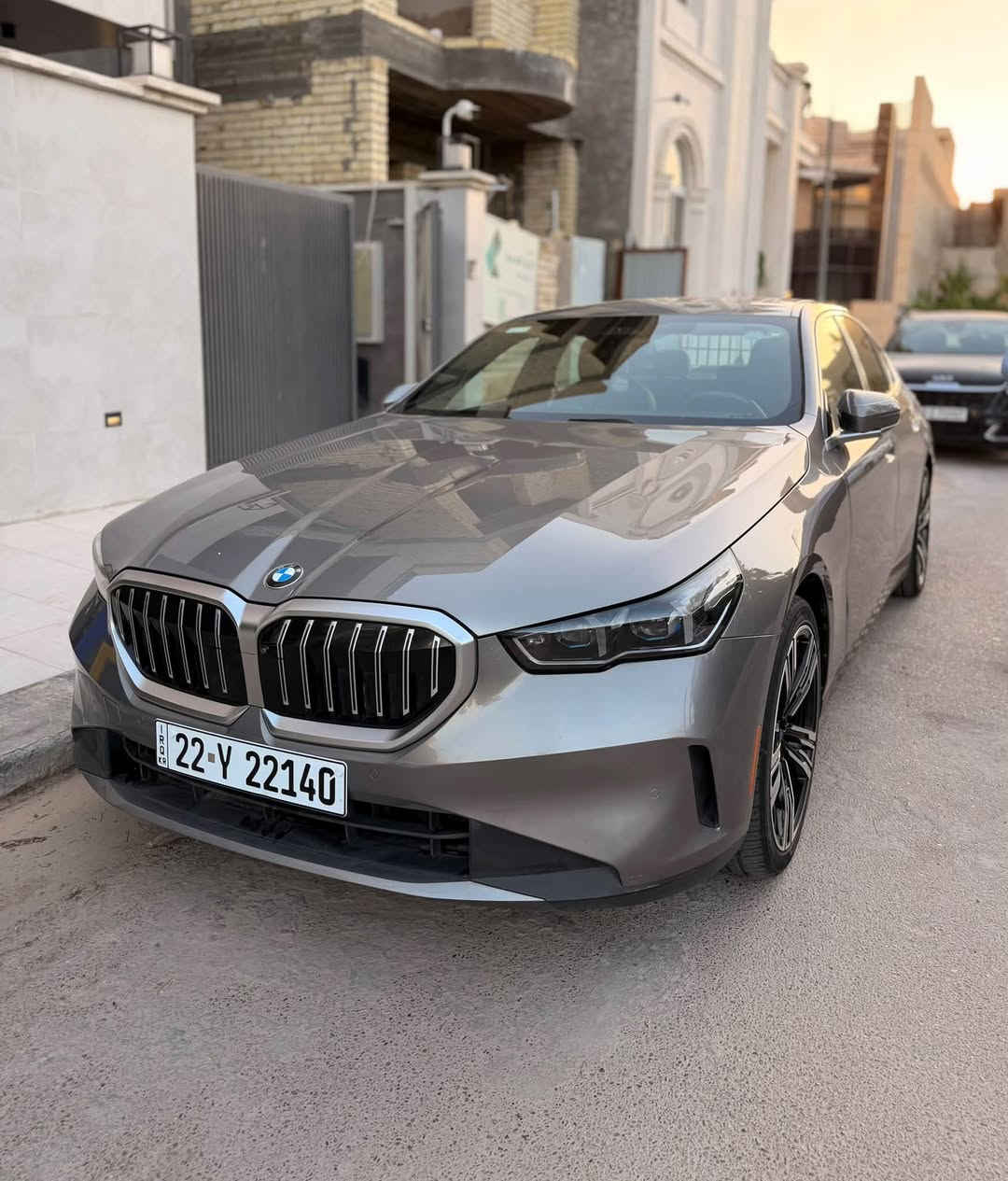 Bmw 530
السياره وارد امريكي كلين تايتل بدون حادث مكفوله موديل ٢٠٢٤ ماشيه ٥٥٠٠٠ مايل مواصفاتها خمس كامرات حساسات وسلايد وكشن جلد تدفئه وكهرباء مكينه ٢٠٠٠ تيربو مايلد هايبرد وصندوق كهرباء سستم صوت هارمن كاردن وباقي المواصفات المعروفه
باسمي تحويل مباشر 
السعر ٤١٠٠٠$ وبيها مجال للشراي
موقع السياره بغداد حي القادسيه او المنصور ١٤ رمضان
***********
***********
