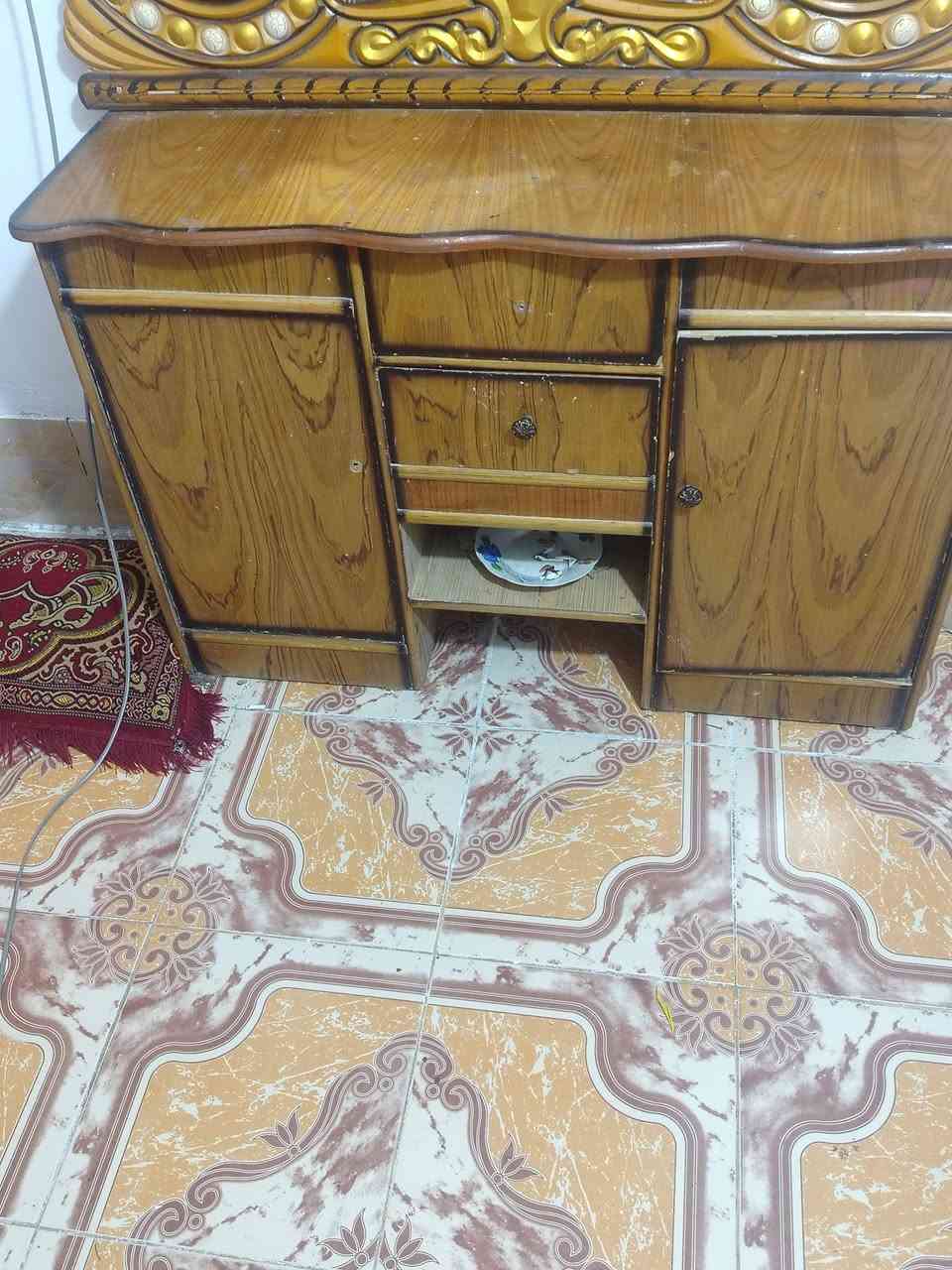سلام عليكم غرفه البيع حلوه ومرتبه وما بيه كسر كامله ما نقصه شي المكان نجف السعر ٤٠٠وبيه مجال التواصل على الرقم ***********
