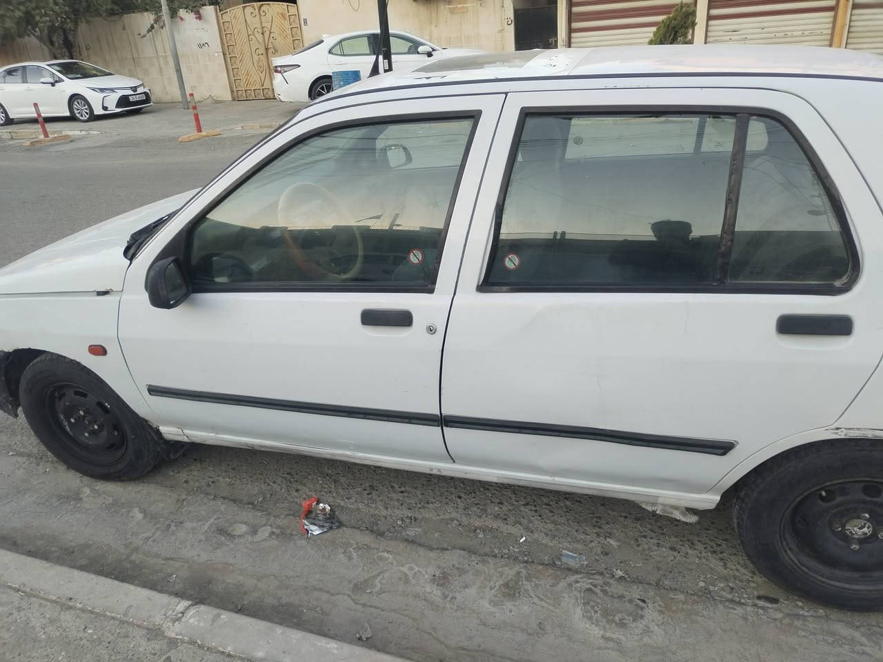 السلام عليكم رينو 92 رقم نينوى  بيها كوبون  صاحبه الشرعي موجود أيسر الموصل سعر 20 ورقهبي مجال شي بسيط  سياره جاهزه  بس محرك بيها صرف  ***********
