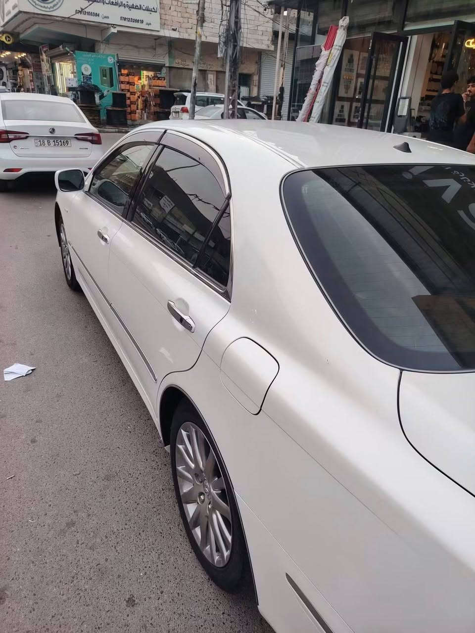 TOYOTA CROWN MAJESTA
للبيع تيوتا ماجستا.
رقم بابل قرار 102 تسجيل جديد  شرط المداور ثاني يوم 
السياره فول مواصفات 5 دكم
✅ محركها V8 الحجم 4300.
✅ كشنات اسود 
✅ تبريد امامي خلفي3قطع.
✅فتحه بلسقف
✅ 3قطع بردات خلفيه.
✅ اربع كشنات كهرباء.
✅ 3برده خلفيه وجانبيه كهرباء اصليه.
✅ 5بصمات ابواب+بصمة تشغيل+ صندوك شفط 
✅ كشنات خزن ميموري.
✅ كامره خلفيه 
✅ ثلاجة
✅ مري ترحيب عند الاقتراب.
✅ ستيرن كهربائي
✅ مري كهرباء.
✅ تحكم ستيرن+كروز تثبيت سرعه.
✅ جنطه جكات كهرباء شفط.
✅ سياره مال جناي 
 وباقي المواصفات المعروفه لل5دكم.
والسياره جاهزه على اخر حبايه.
العنوان بابل الكفل أو مفرق الكفل 
السعر.170
***********
