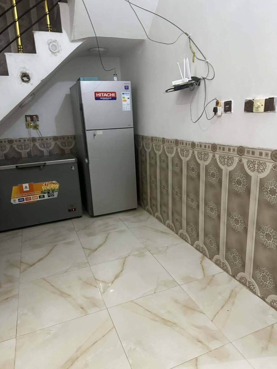 مشتمل للبيع بزويريجات يم بيت صبر بالفرع بناء ٢٠١٨ الطابق الاول كامل والطابق الثاني عوزه بس كهرباء وارضيه وبيبان مطلوب اسكان ١٤ مليون ***********  الاستفسار خاص
