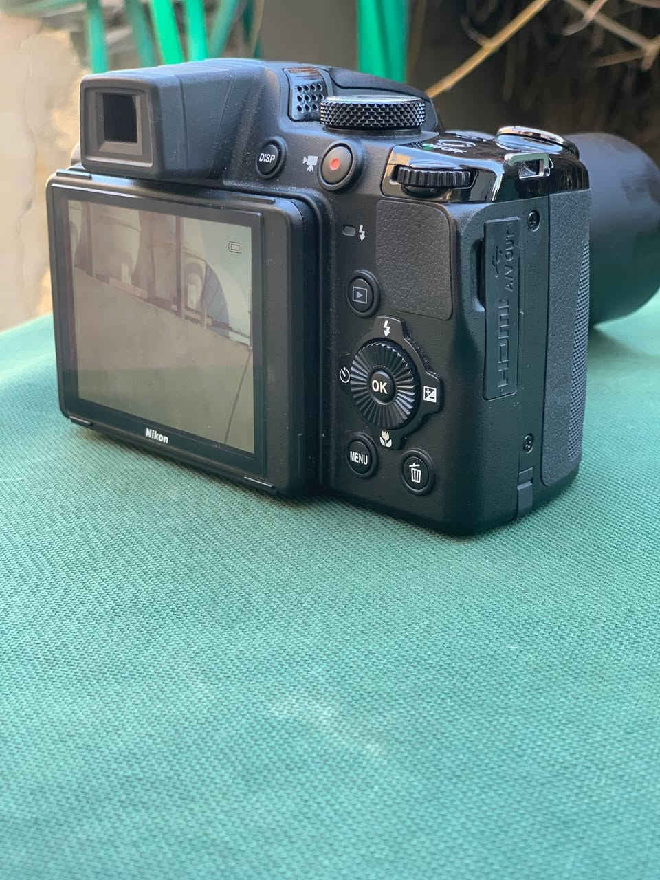 كامرة Nikon P510 مستعمله نظيفه مثل ما معروض كدامك تصوير اليوم يشهد الله و مبينه الصبح . سعر 350 الف و بيها مجال .
اسباب البيع الحاجة للمال بسبب طرف صحي
مواصفات الكامرة
الدقة : 16.1 ميگاپكسل
.
الحساس : CMOS بحجم 1/2.3 بوصة
.
العدسة : NIKKOR 42× Optical Zoom
.
البعد البؤري المكافئ : 24–1000mm
.
فتحة العدسة : f/3.0 – f/5.9
.
التثبيت : Optical VR
.
الفيديو : Full HD 1920×1080
.
الشاشة : 3 بوصة LCD قابلة للإمالة
.
الواتساب ***********
