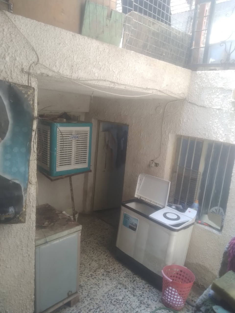 السلام عليك للبيع نصف قطعه خلفيه مساحه 72 موقع تجاري البيت طابق واحد البيت بناء قديم بس ينكعد بي الموقع مدينه الصدر قطاع 16عله الشارع العام مقابيل العياده الشعبيه البيت عارضينه 130 وقابل للتفاوض الرقم ***********ابو ليث
