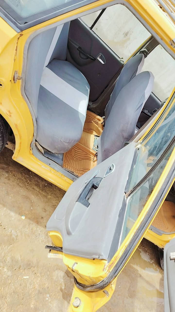يسايبة موديل ٢٠١٢نظيفه مقدمة ١٠ أوراق والباقي اقصاد  الشهر ورقتين وسنوية موجودة وراعيه موجود مكان السيارة الديوانية  عوزهه ترتيب بسيط مال واحد يدور عيشة *********** والخاص موجود
