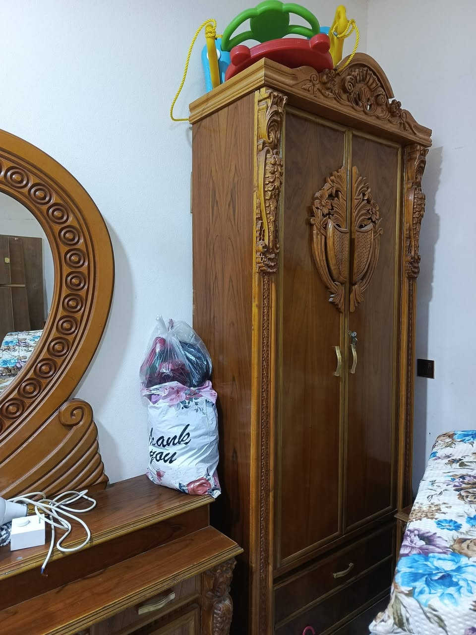 السلام عليكم 
غرفه اخشاب احطاطه للبيع استفسار على الرقم ***********
الخاص مفتوح
