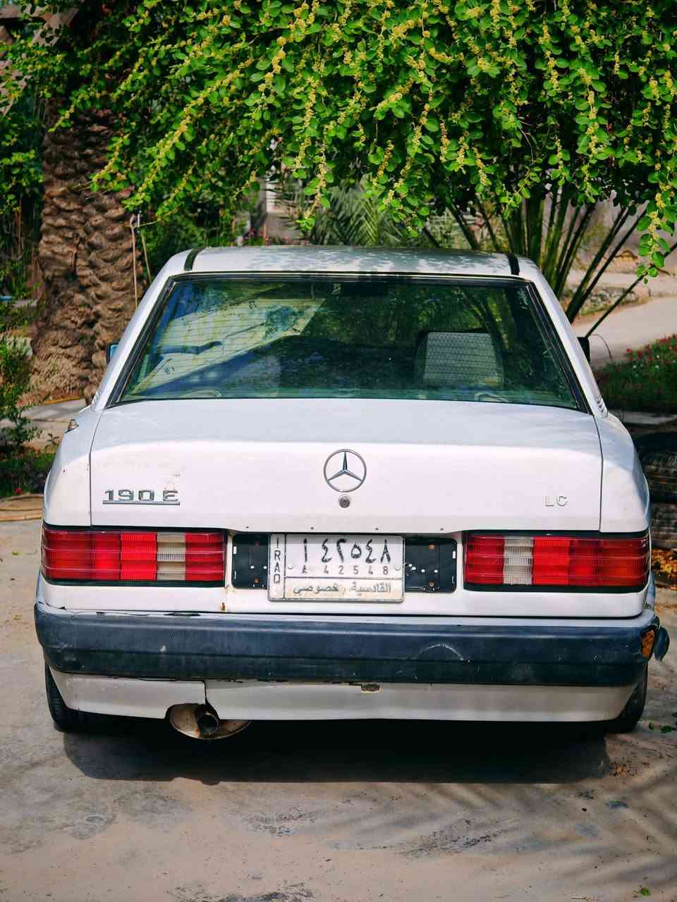 السلام عليكم 

     بيع مستعجل     . 190E موديل 1991

بيها مكينه ففتي 3000 فيشه وبطل مكينه وكير تعبانات 
دواخلها عوزهن تعمير  حدادتها نص عمر تبريدها شغال   بديها مكفول 
سنويتها نافذه من 22 السياره بسمنه ثاني يوم نداور 

رقم. ***********   مكان الديوانيه 
سعرها    $45وبيها مجال لطيبين
