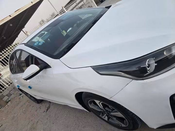 السلام عليكم
كيه سيراتو 2019
كفاله عامه
رقم مثنئ.
محرك 1600
كير محرك تبريد حداديه تخم تاير كله شرط،
مواصفات تبريد قطعتين اشاير بل مري ويل كروم
مري شفط 
تحكمات كامله ابلاجكتور نهاري
مكان السياره السماوه السوير 
للاستفسار ***********
