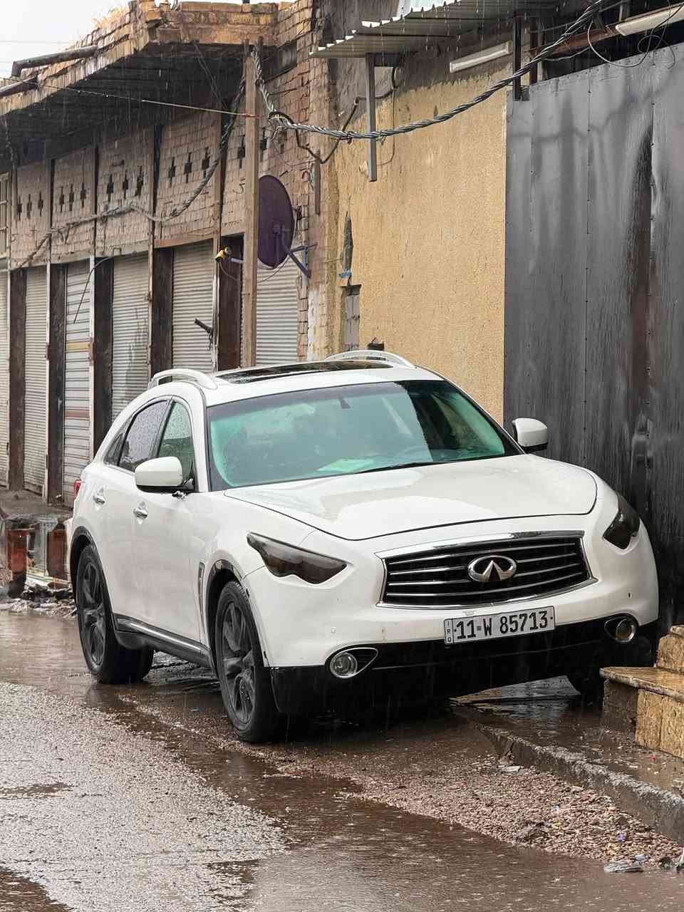 مراوس فقط شعندك نزل
انفنتي fx35 موديل 2011 

لون ابيض صدفي مصبوغة حزام 

حادث غرق مبدل ضفاير و عقول 

السيارة اصلها فور ويل محور تو ويل 

مكينة نضيفة ممفتوحة 

ادامة كاملة جديد بلكات نوزلات مجاول 

گير جديد تيست 

اكسل جديد تيست 

صدر خلفي جديد 

صدر امامي نضيف ناقصة بس دبلات 

زوج تايرات جديد 

مواصفات السيارة : 

محرك v6 vq35 

كامرات 360 

حساسات 360 

مري قلاب 

فتحة سقف 

دخول ذكي 

كشنات كهرباء جلد تدفئة تبريد 

خزن ميموري 

جنطة كهرباء 

تحكم ستيرن 

السيارة اكفلك گشر نضيف و ميكانيك بشرط 

رقم بغداد مشروع وطني جديد تحويل مباشر ثاني يوم 

للاستفسار الاتصال ***********

اذا ما تحصل اتصال عالرصيد اتصل واتساب موجود 24 ساعة
