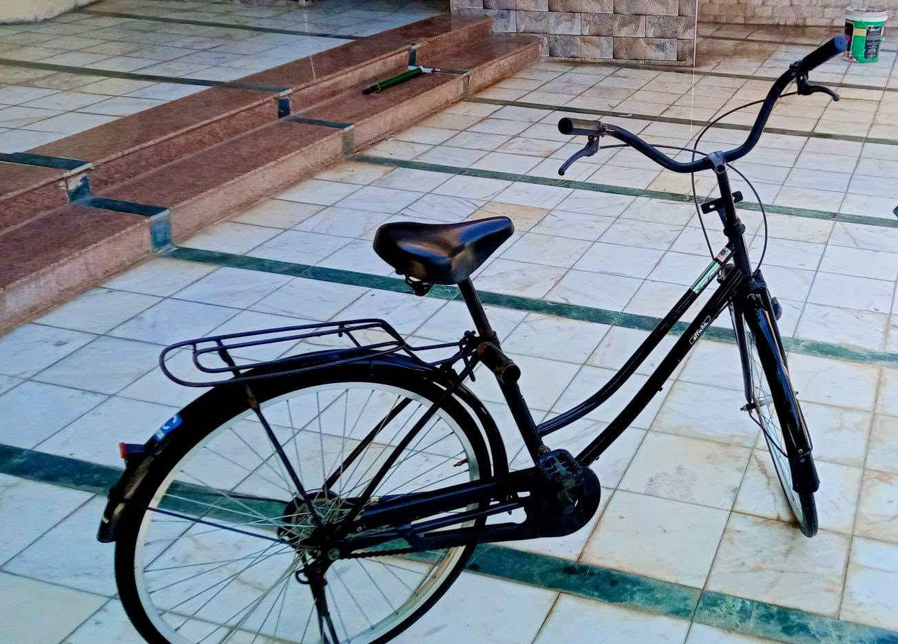 للبيع بايسكل ياباني اوفچ موديل ٢١ مابيه اي نقص سعره ١٥٠ بيه مجال
***********
