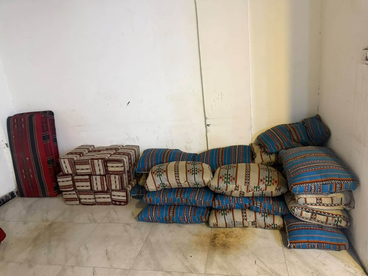 البصرة الجنينه • اخشاب ٨ • مخده ٢٨