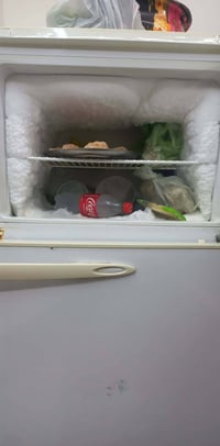 للبيع داخل بسمايه ثلاجه كبيره ومجمده 07901702641