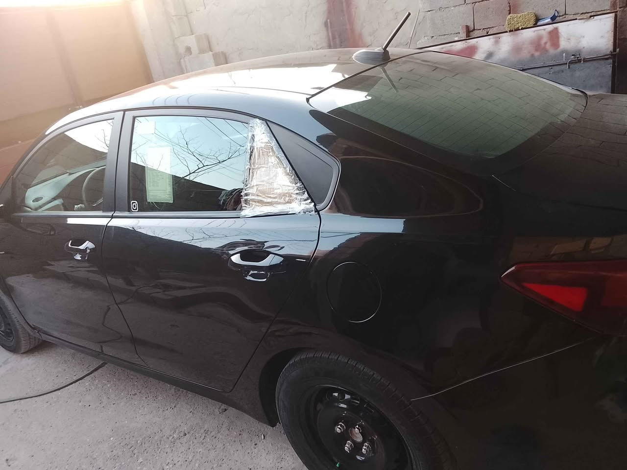 كيه ريو موديل 22 وارد امريكي مكينه 1600 دبل نوزل معوقين سياره حادثها جاملغ خلفي مرجع بارد لاصبغ ولامعجون وبها هاي الخطه موجوده بالصور *********** Singapore
