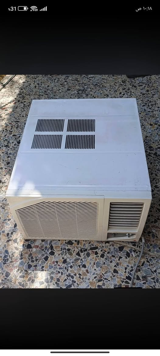 مكيف الحافظ 2 طن
للبيع بسعر 100 الف مكيف نظيف وشغال وبي ضمان 
تبريده ثلج مكاني بغداد
***********
