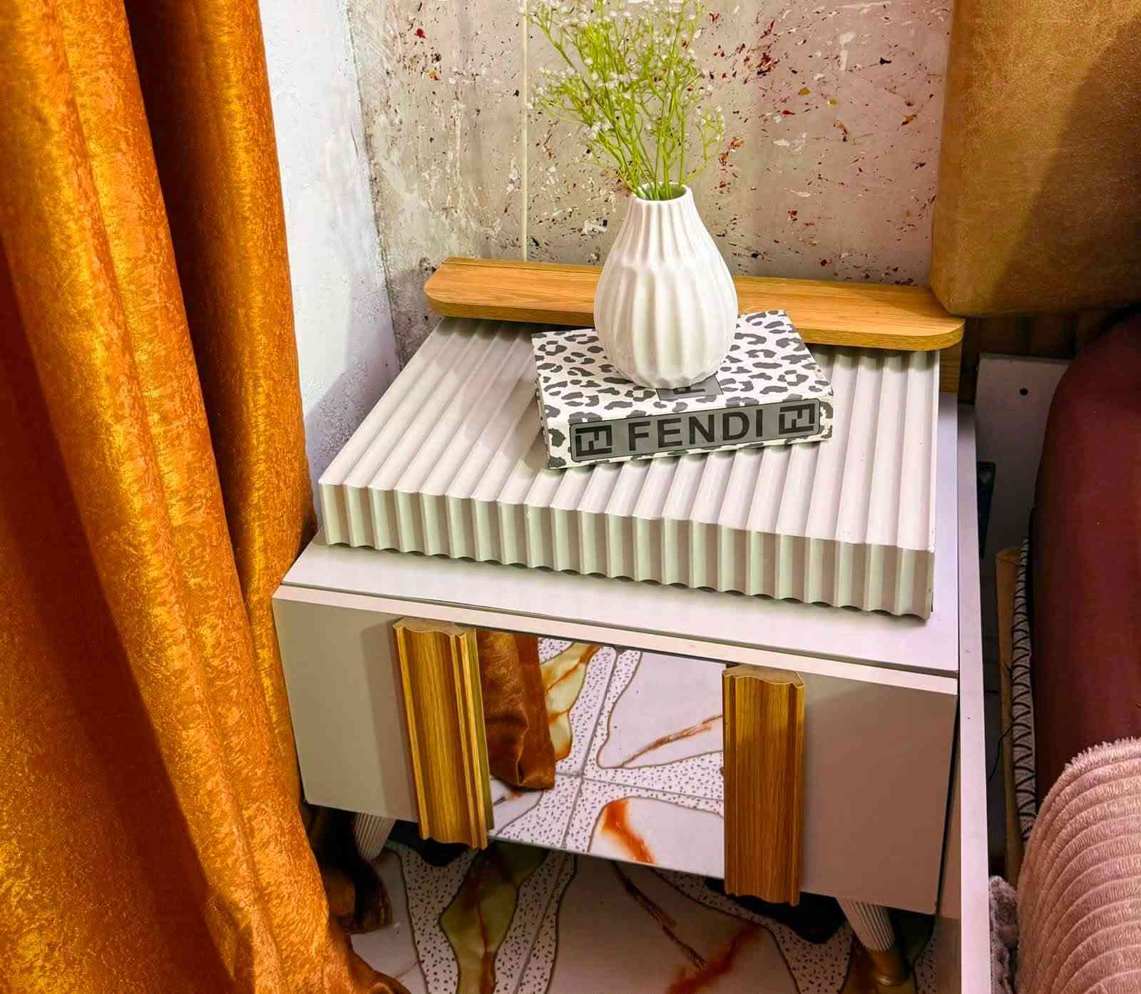غرفه نوم تركيه مودرن نظيفه جدآ
السرير صوميه تفصال للقوه ٧ قطع 
مكان بغداد اي استفسار اتصل ع الرقم 
بي واتساب ***********
