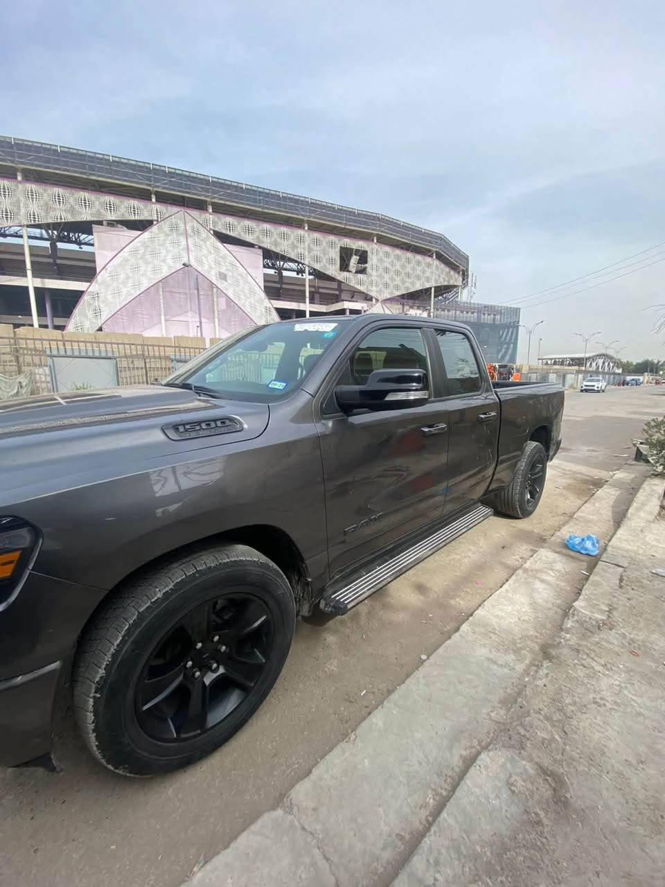 سلام عليكم هاي الحلوة للبيع
RAM
مواصفاتBig Horn
لون سمنتي
كشن وستيرن تدفئة فقط
باب قصير بدي طويل
شاشة كبيرة
ماشية 110الف
كير ماوس
وبيها بعد هواي مواصفات 
صور الحادث موجودة
للتواصل ***********

