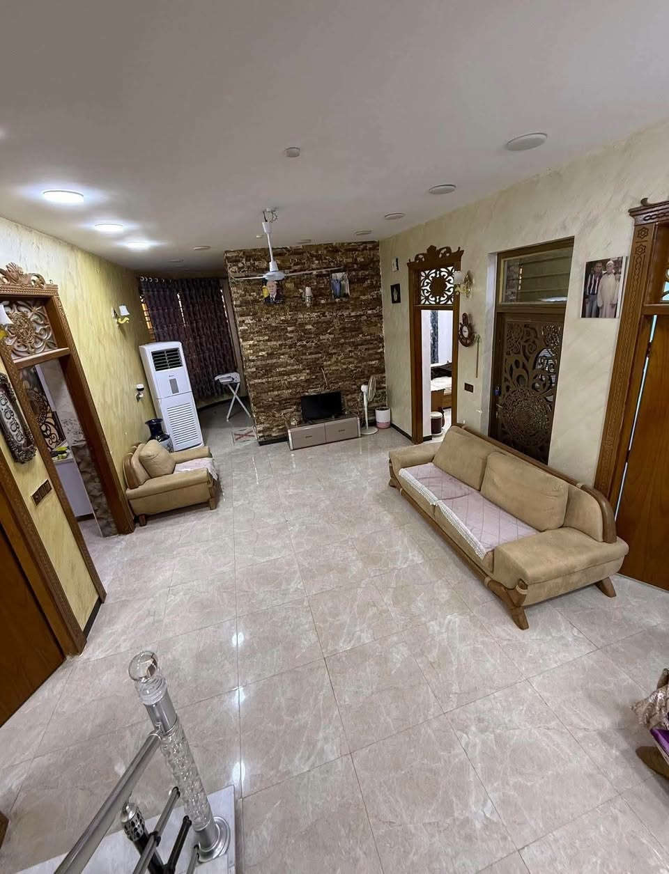 #سعر جدا  #جدا جدا  #مناسب
 

🏠/ دار  #ركـــــن  #للـــــبيــــــع 
  
فـٓي #الــصـــحــه قــرب مــطــعــم ابــو صفاء او قـرب #مــارينا

_________________  #طــــابــــو #زراعـــــي #ســــنـــد 25

المساحـــــــة // 285 واقع حال 300م 
 
الواجهـــــــــة // 17.7م 

النــــــــــــزال //  17م 
عــرض الشــارع // 8م 
_________________
🧱🏗️ #الطابــــــــــــــق #الأرضـــــــــــــي
 غــــرفــــتين نـــوم  و صالـــــــــة وهـــــــــــول ومطبـــــــخ   ومجمــــــــــع صحيـــــــــات وگـــــــــراج ســـياره كــــبيــر جــــدا  وحديقـــــــــه كــــبيــــره  جـــدا
🧱🏗️ #الطابــــــــــــــق #الثانــــــــــــــــي

#مـــجـــــمــع صــــحـــيـــات #مـــشـــتـــرك 
_________________💲
___________________
للأستفســـــــار عــــــن السعــــــــر يرجـــــــىٰ تـــــــرگ تعليـــــق (السعـــــــــر) #وسيتــــــم #الـــــرد 
__________________

_________________💲
#مكتـــــــــب
                🏘️أمــــــــلاك بابــــــــل للعقـــــــار🏘️
#الكــــــــائن

☎️ *********** واتساب☎️‏‪***********‬‏ واتساب
    شارع_الكرامة_قرب_الضريبة_مقابل_التخطيط_العمراني
        
_____________________________________________
