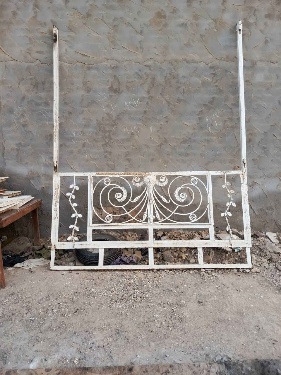 اربع واجهيات مع بيبانهن نضيفات كلش بيبان دفتري للبيع العنوان كوت زين القوس 
‏‪***********‬‏
