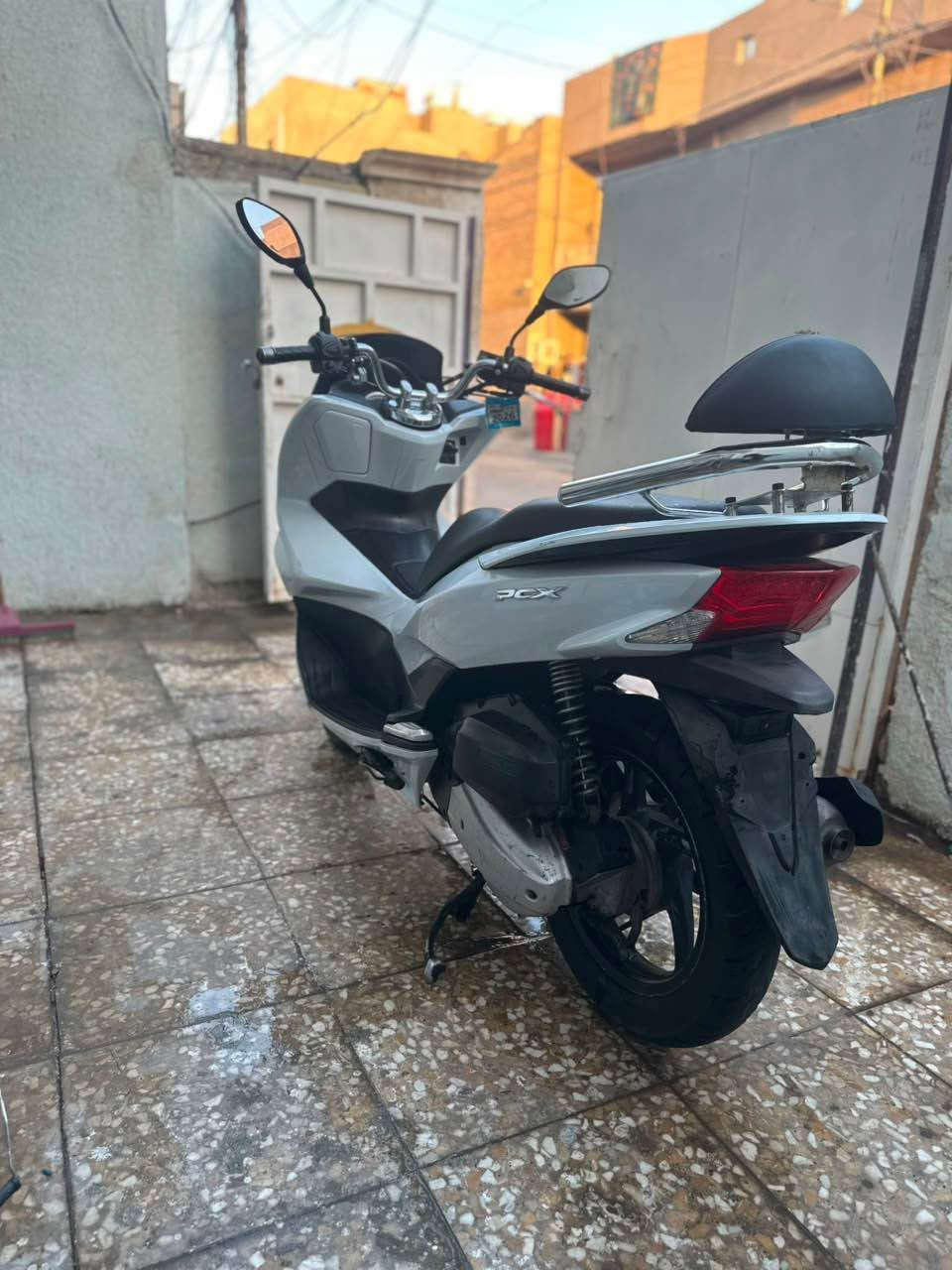 سلام عليكم بيسي اكس جيل الثاني ياباني 
السعر 1600وبيه مجال حك الجيه 
رقمي *********** بغداد, العراق
