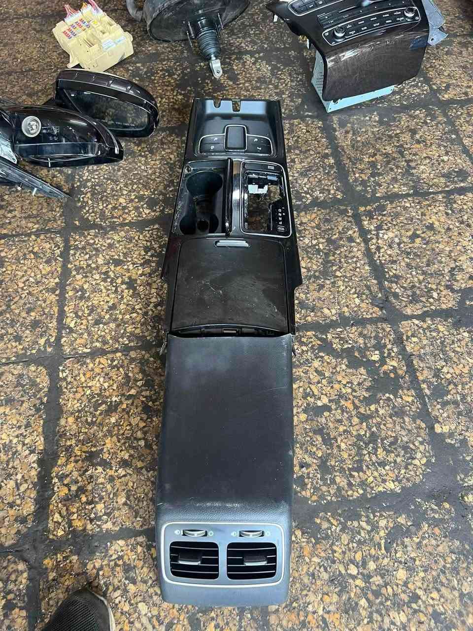 يوجد دشبول و فرس كيا كادنزا 
شركة ماهر الحجار 
يوجد توصيل لجميع محافظات العراق 🚚 
للتواصل
***********….. ‭***********‬…. ‭***********‬
