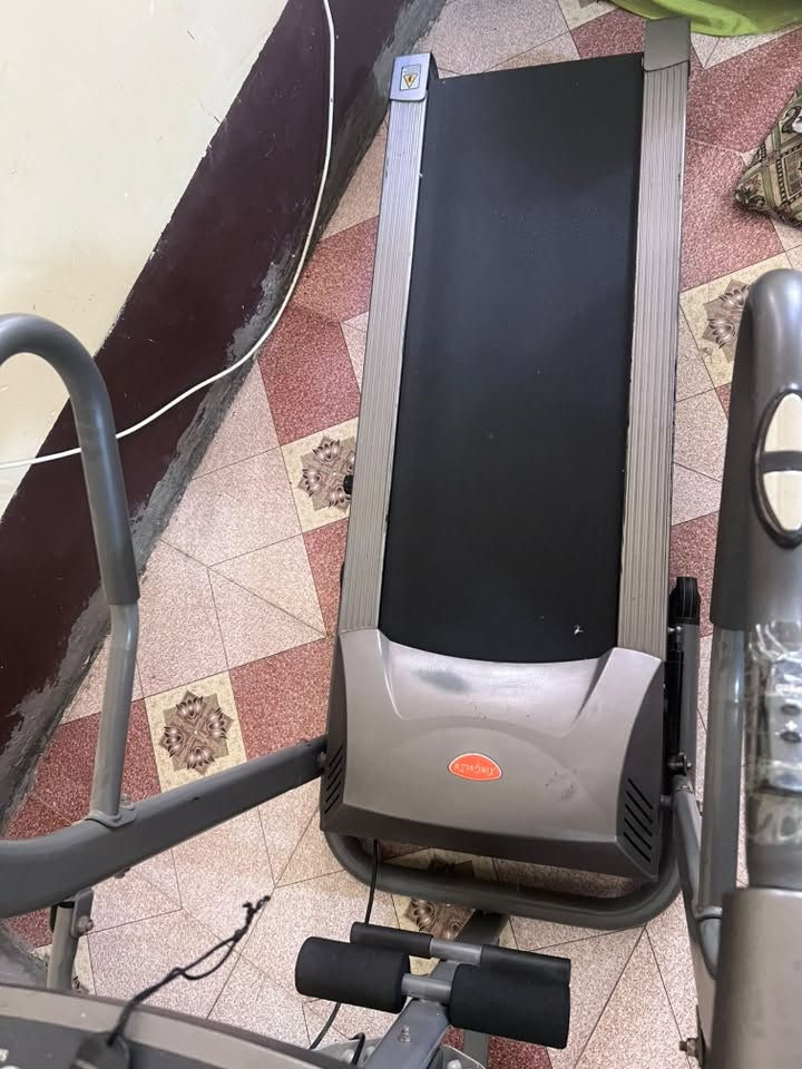 السلام عليكم
جهاز جري للبيع  مستعمل نظيف جداً استعمال منزلي 

العنوان بابل الحله البكرلي 
للاستفسار ***********
