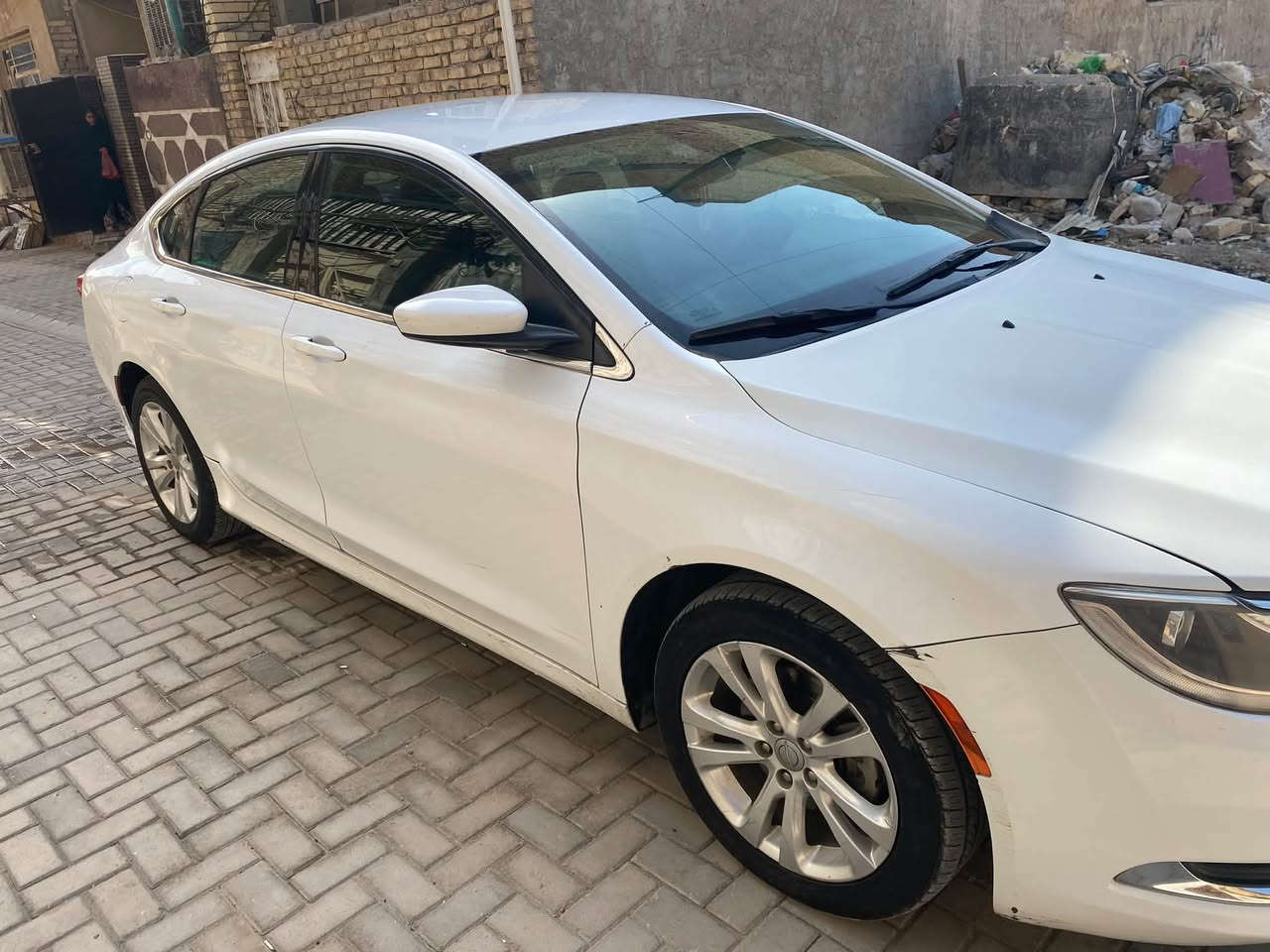 يالله السلام عليكم. ( بيع فقط )
كرايسلر c200  ٢٠١٥ 

محرك ٢٤٠٠  

كير zf ٩ نمر 

مروحه عاصفه وراديتر سراوين يعني انسى الحماوه بالصيف ومبرمج مراوح 

باتري جديد 

كهربائياتها تخبل 

شاشه جبيره 

صدرها قبل شهرين مبدل الامامي 

فريز تبريد قبل شهر مبدل. 

نقص فقط كمبريسر التبريد يعني التبريد لا يعمل بسبب الكمبريسر. و ينرادلها بصمه لان البصمه لا تعمل البصمه سعرها ٧٥ الف 

تصليح بدايه الشاصي الايمن فقط بدايه الشاصي الايمن جهه الراكب الصدر   

كير ومحرك كفاله 

*********** موجود خط وواتساب   لا يتوفر فيس 

صور حادثها بامريكا ماعندي  ووين ميعجبك روح سويلها فحص 

مكانها بغداد الشعب. وسعرها  ( ٩٦ ). كلمه طيبه تدل على اخلاقك بدون كسران بالسعر
