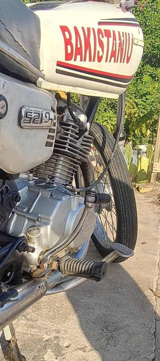 دراجه بدون للبيع نظيفة ب350 وبيها مجال ***********
