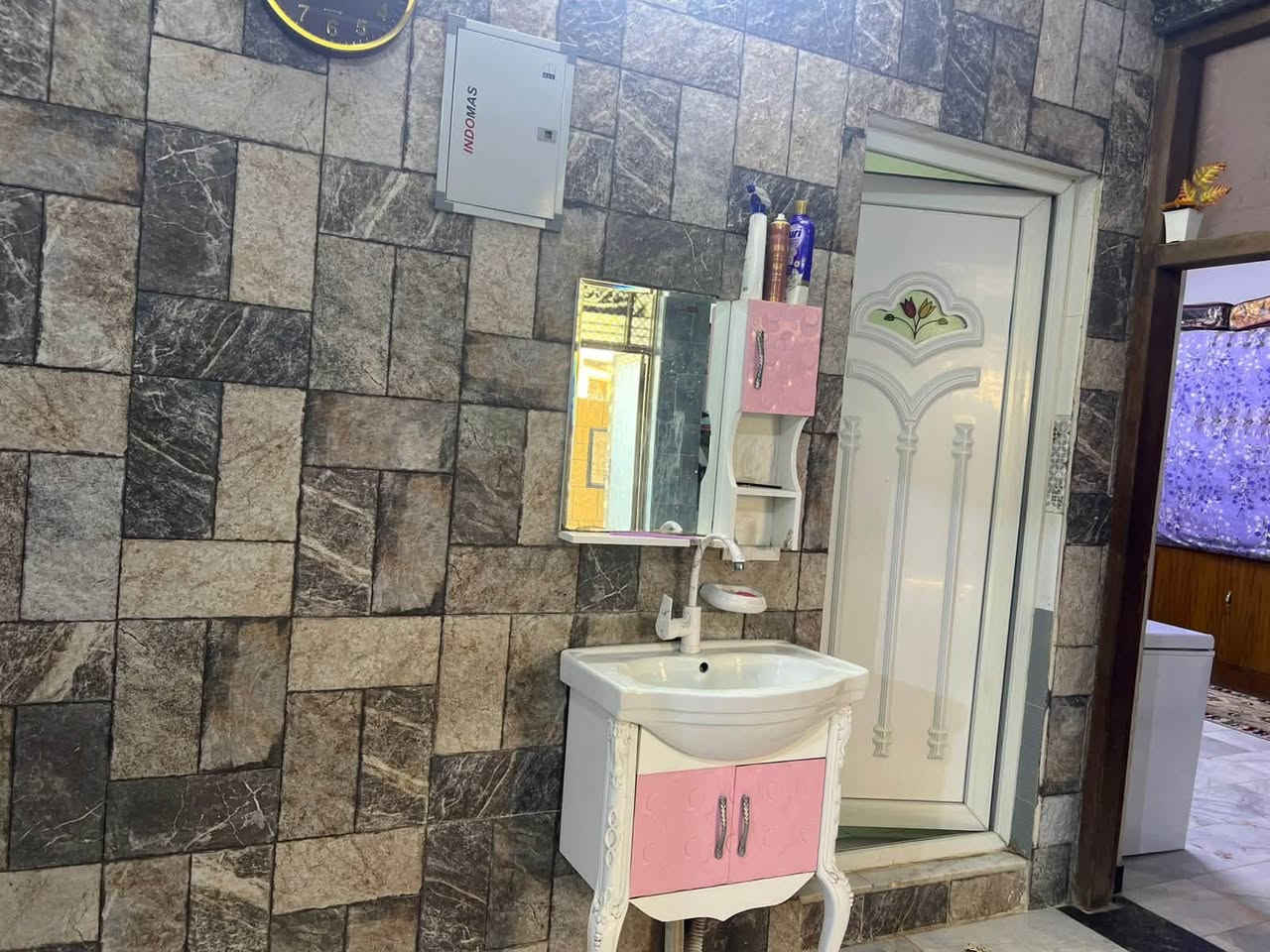 دار البيع مساحه 147 متر بيت كله مرمر فول جاهز للخير باكن الزعفرانيه دور الصحه طابو زراعي سند 25 غرف 3 فوك جوه 2 غرف وستقبل وصاله ***********
