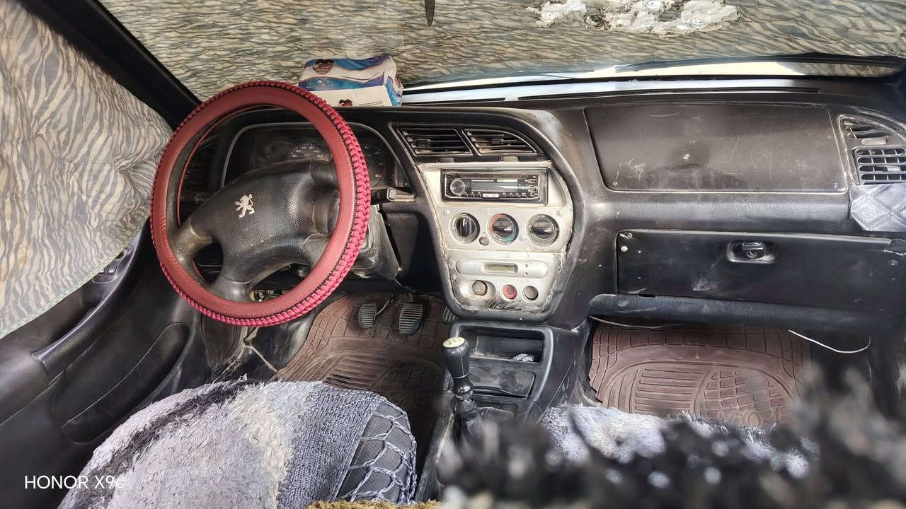 السلام عليكم بيجو للبيع موديل 2001 سياره جاهزه صدر جديد تواير جديد تبريد شغال بس بي شويه نقص غاز 
السياره حره ما مطلوبه شرط التحويل كير ومحرك شرط 
السعر 35وبيه مجال شي قليل اتصل على رقم لتفاصيل اكثر ***********
مكان السياره الشرقاط شاطي الجدر
